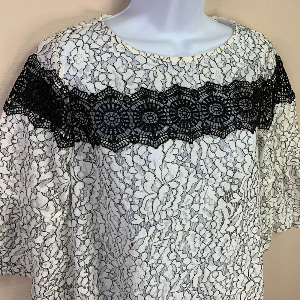 Small Ann Taylor LOFT White Lace Blouse Bell Sleeve 4 6 Peasant Semi Sheer